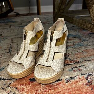 Michael Kors Damita Cream Espadrille Wedges size 7